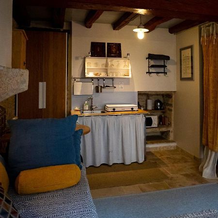 Voyage… Villa Noyers-sur-Serein Exterior foto
