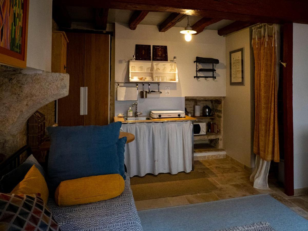 Voyage… Villa Noyers-sur-Serein Exterior foto